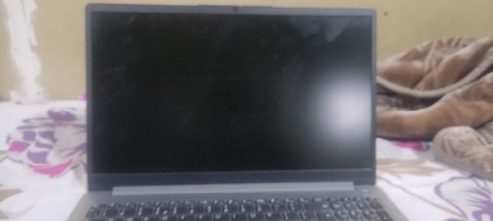 Lenovo 82cl 256gb ssd 8gb ram