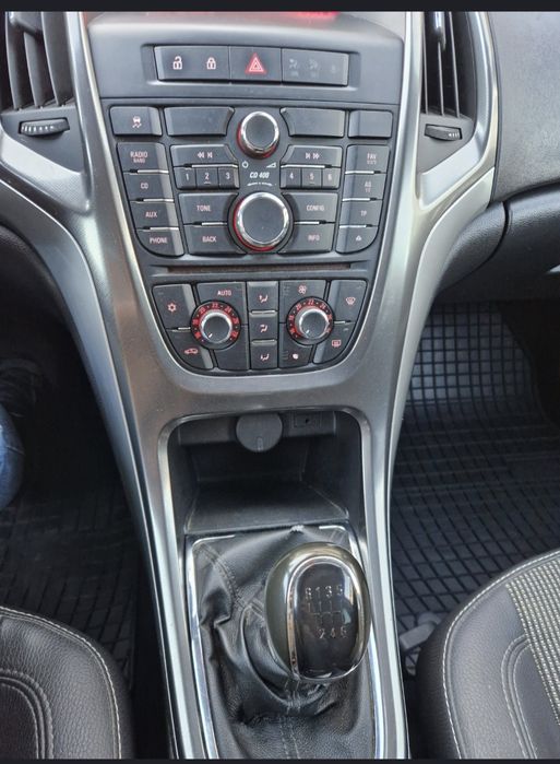 Opel asta j 1.7 2010