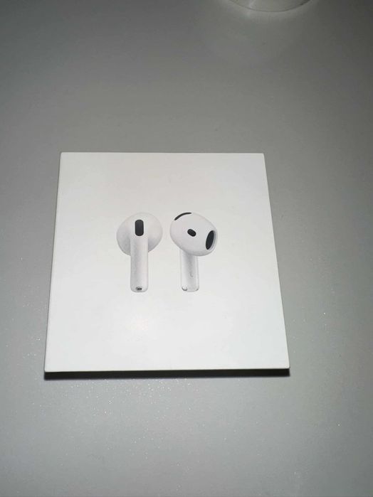 Слушалки AirPods 4 оригинални са само сериозни хора да звънят