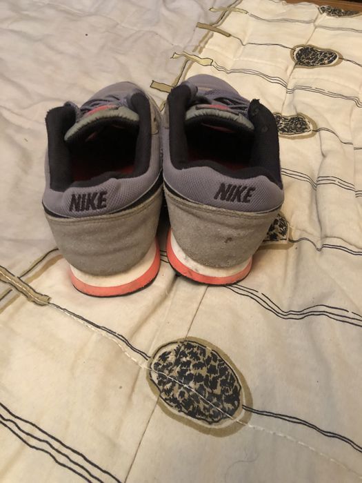 Nike маратонки нови