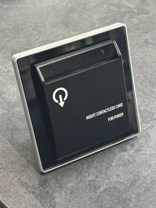 Электрика гостиницы. Выключатели, розетки высшего качества.