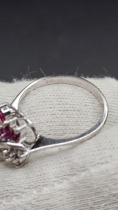 Винтидж пръстен 14K (585) бяло злато с естествени рубини и диаманти | 17мм