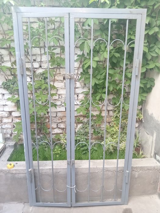 Решётка железная на дверь