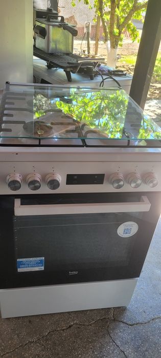 Готварска печка Beko комбинирана