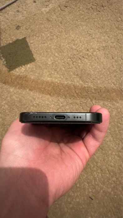 Iphone 16 pro чёрный цвет