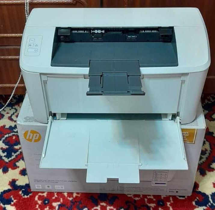 Принтер HP LaserJet Pro M15w с Wi-Fi