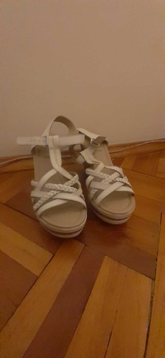 Сандали от естествена кожа