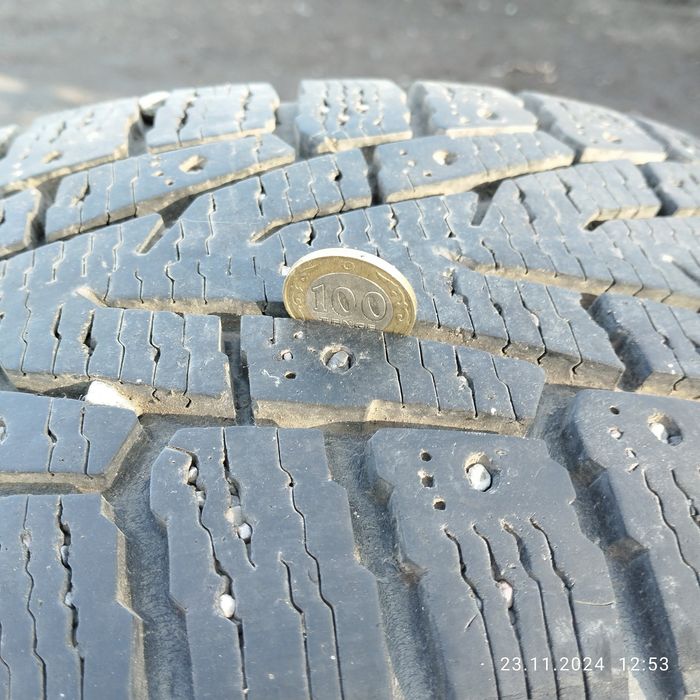 Продам шины на 17