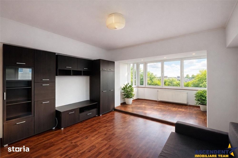 FILM! Apartament 3 camere,decomandat, spatios,luminos,2 bai,Targu Secu