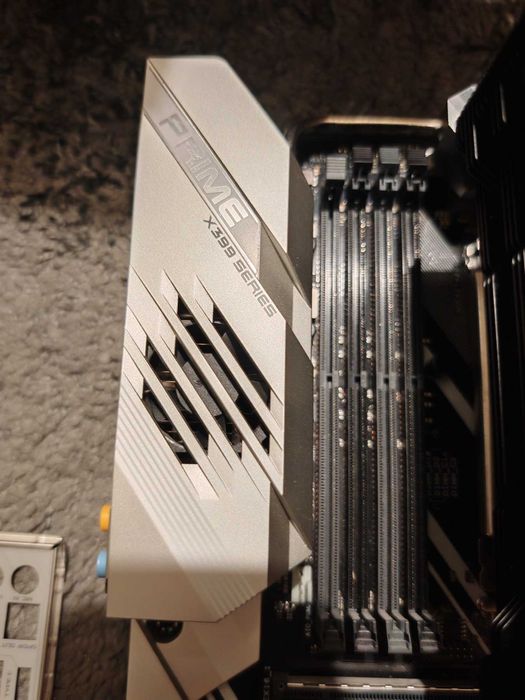 ASUS Prime X399-A + AMD Ryzen Threadripper 1920X 12-CORE  + Dark Rock Pro 4 Flagship