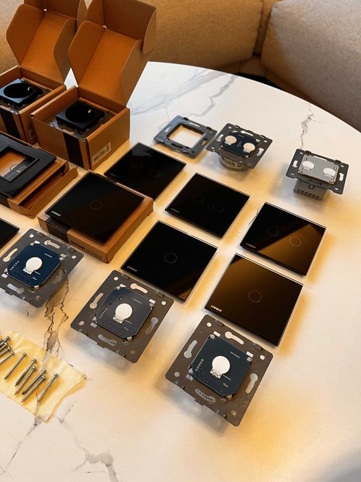 Lot intrerupatoare tactile (touch) si prize Livolo, sticla securizata