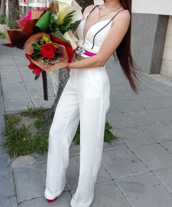 Продавам комплект на ALESSA с размер XS 
цена