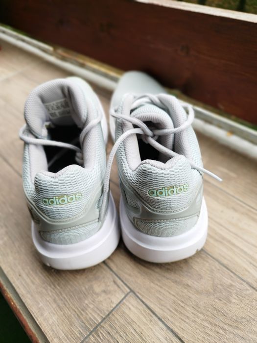 Дамски маратонки Adidas, размер 40