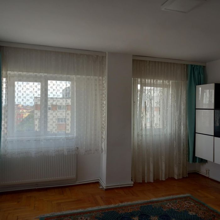 Inchiriez ap. 2 camere decomandat, mobilat
