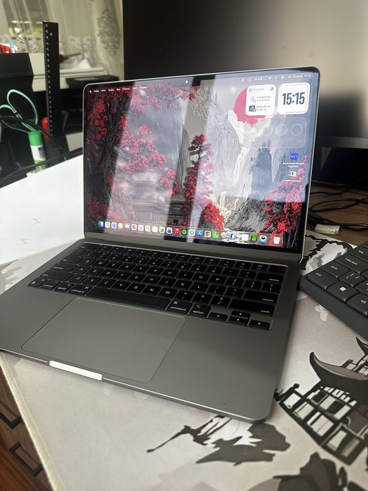 Продам MacBook m3 16gb 2024