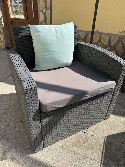 Градински мебели