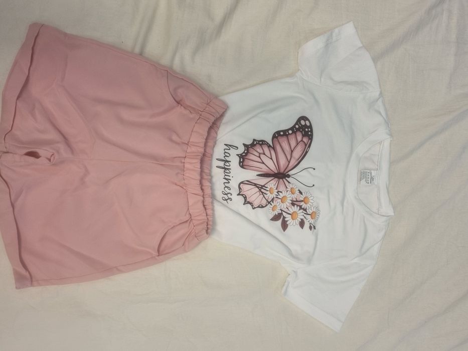 Комлект тениска с къси панталонки 110/120/130