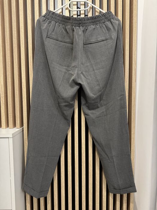 Pantaloni femei Pull&Bear