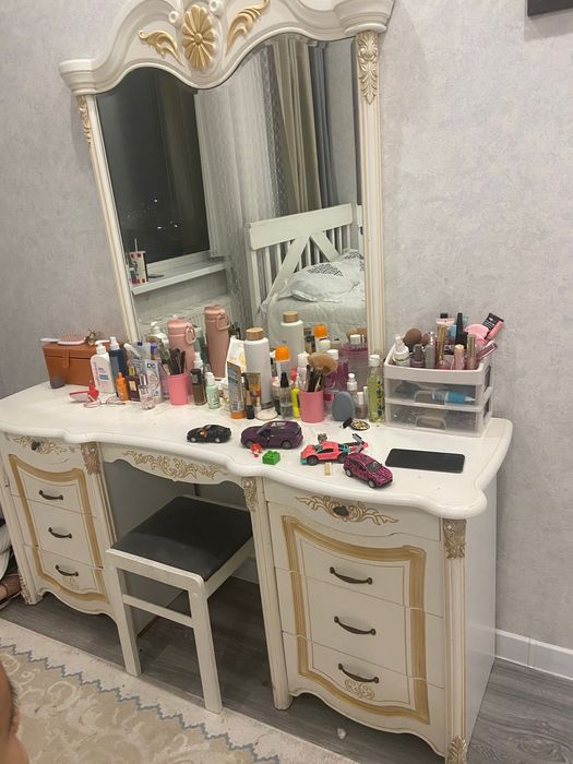 Туалетный столик