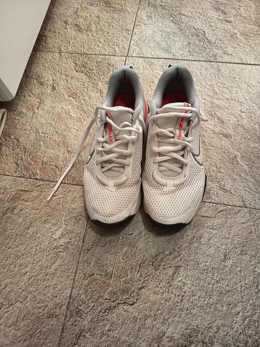 Маратонки Nike запазени