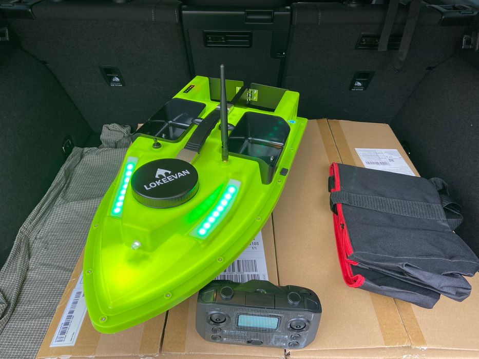 Лодка за захранка D-19