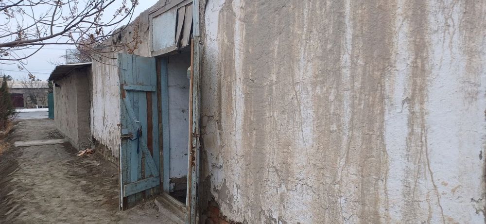 Uy sotiladi narxini kelishamiz