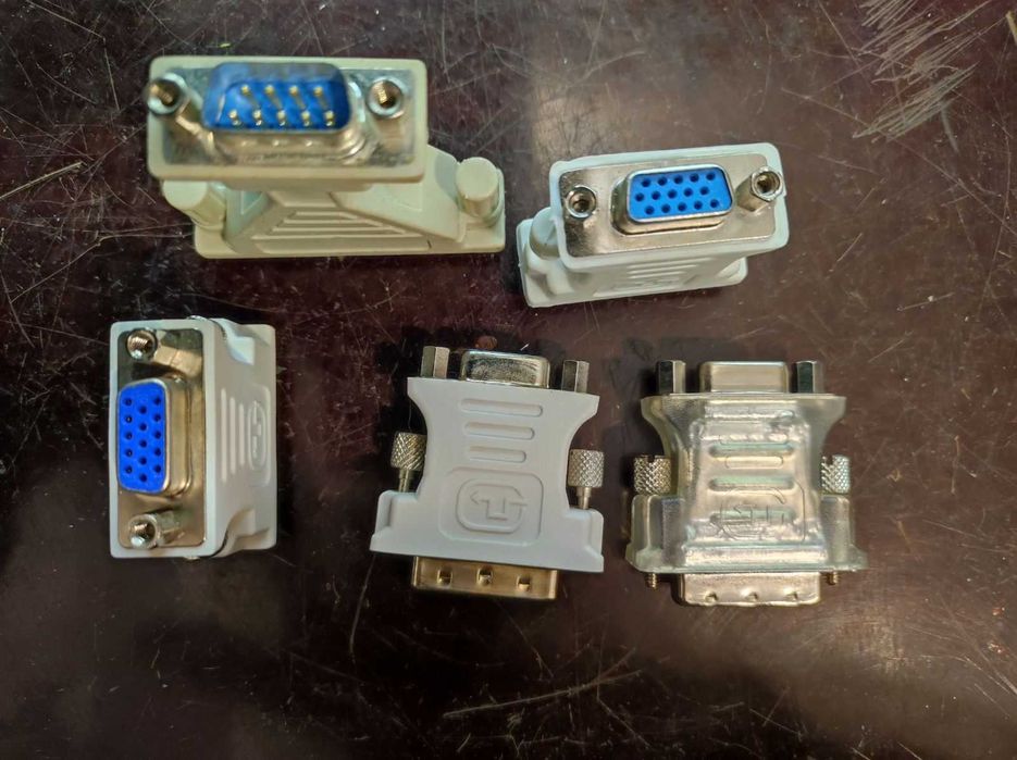 Продават се различни активни / пасивни видео конвертори / адаптери