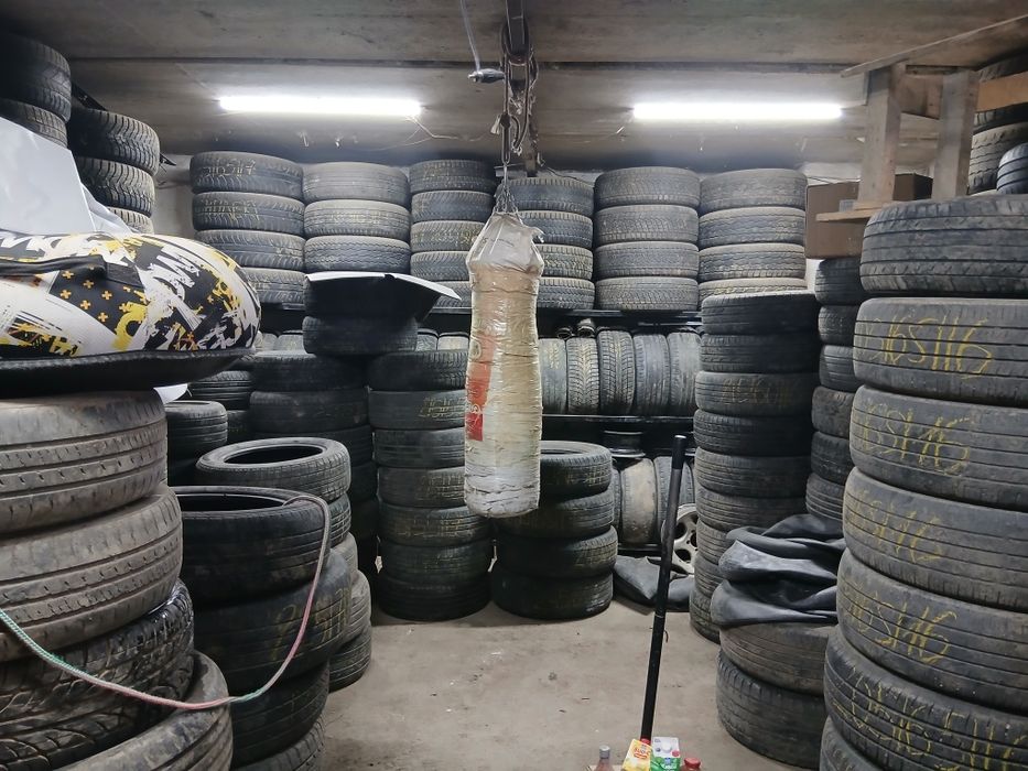 Продам б/у резину