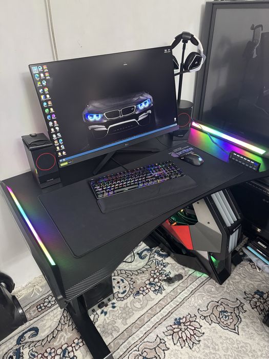 Gaming kompyuter  holati ideal srochno sotiladi hamma narsalari bilan