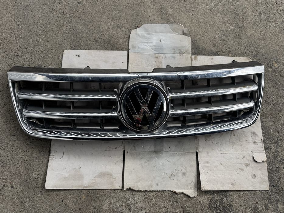 Grila centrala bara fata grila radiator cu sigla vw pt vw touareg 2005/2010 cod produs 7L6853651A