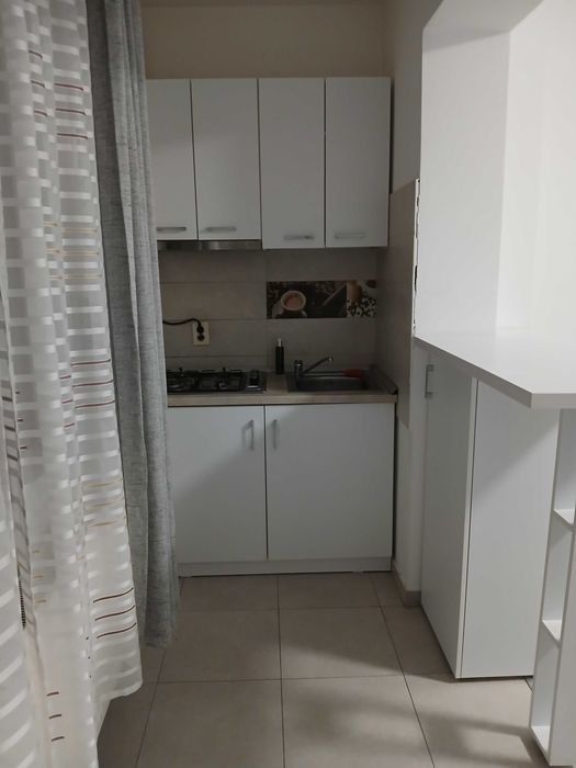 Inchiriez apartament