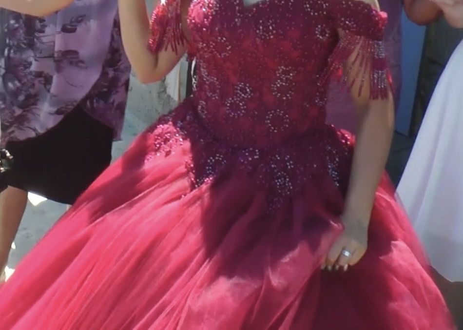 Рокля бордо носена за няколко часа С/М размер