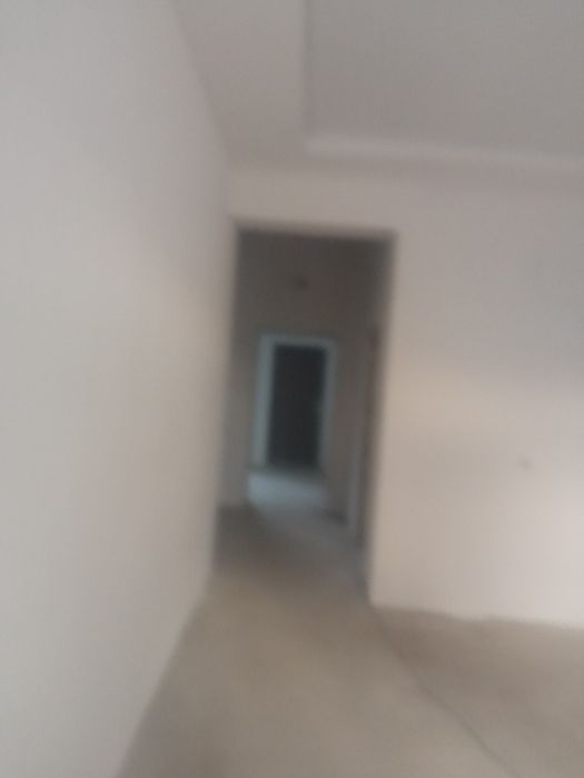 Hiva shahrida kotej sotiladi 210kv potolok shpaklyovkadan chiqqan