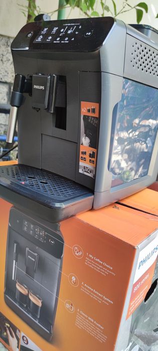 Продавам автоматична кафемашина Philips