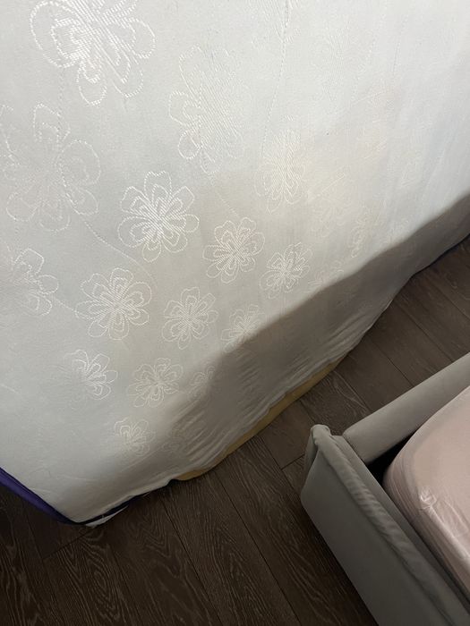 Saltea pe arcuri rupta jos 160x200