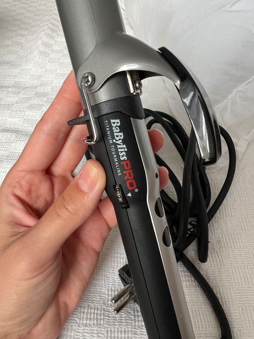 Професионална класическа маша за коса BaByliss PRO Titanium-Tourmaline с диаметър 32 мм