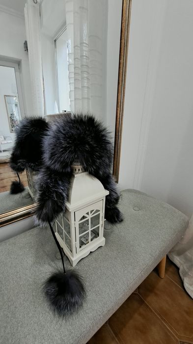 Caciula Blana Naturala" Vulpe Argintie