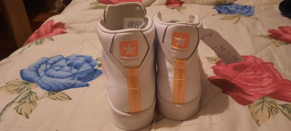 Дамски спортни обувки тип кецове Converse