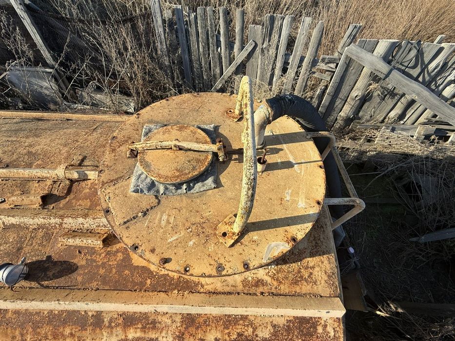 Торг само вывоз находиться в городе есиль