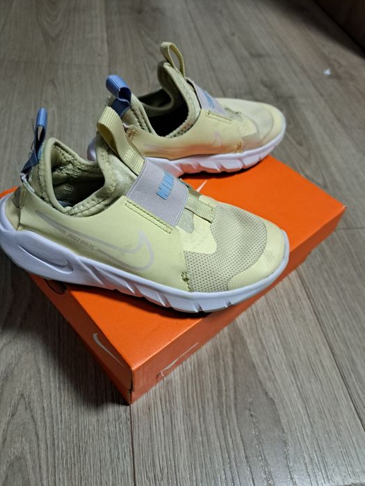 Vand adidasi nike copii 29.5