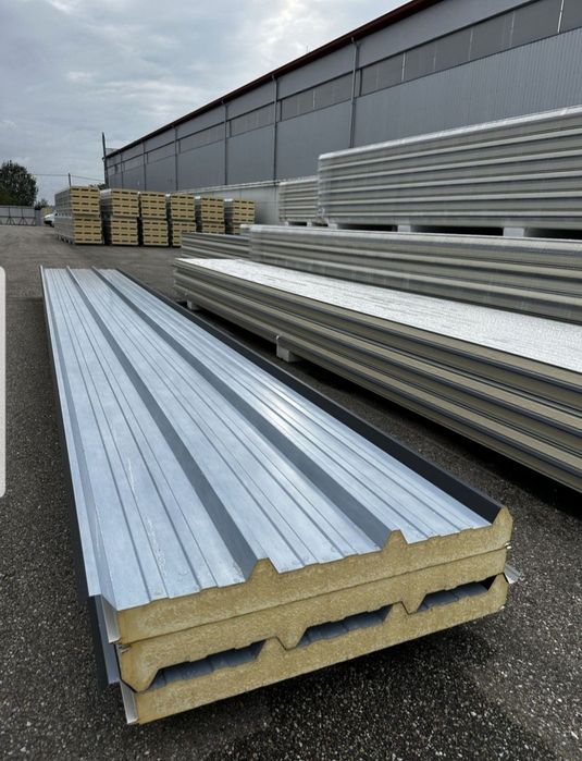 Vând panouri sandwich