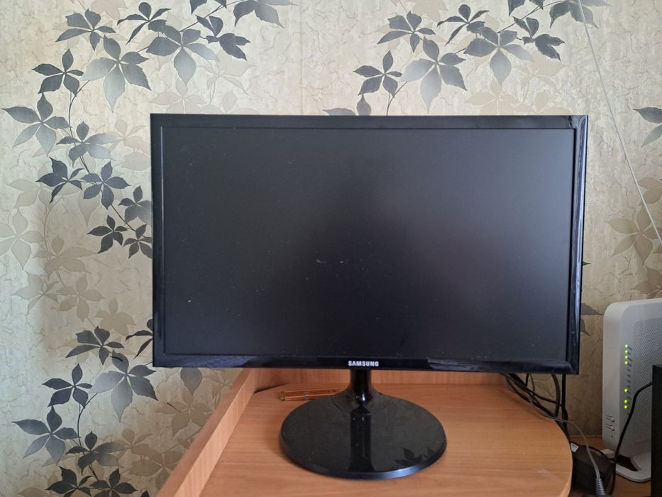 Продам монитор 22 диагональ