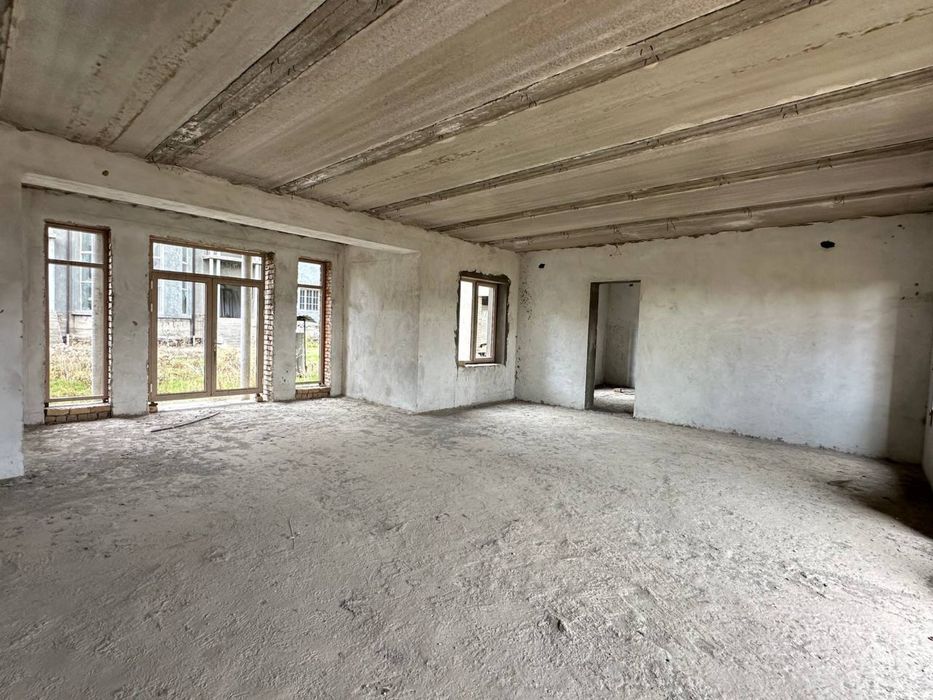 Продаётся Здание в долг дороги.