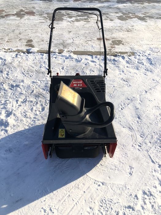 Продам снегоуборщик