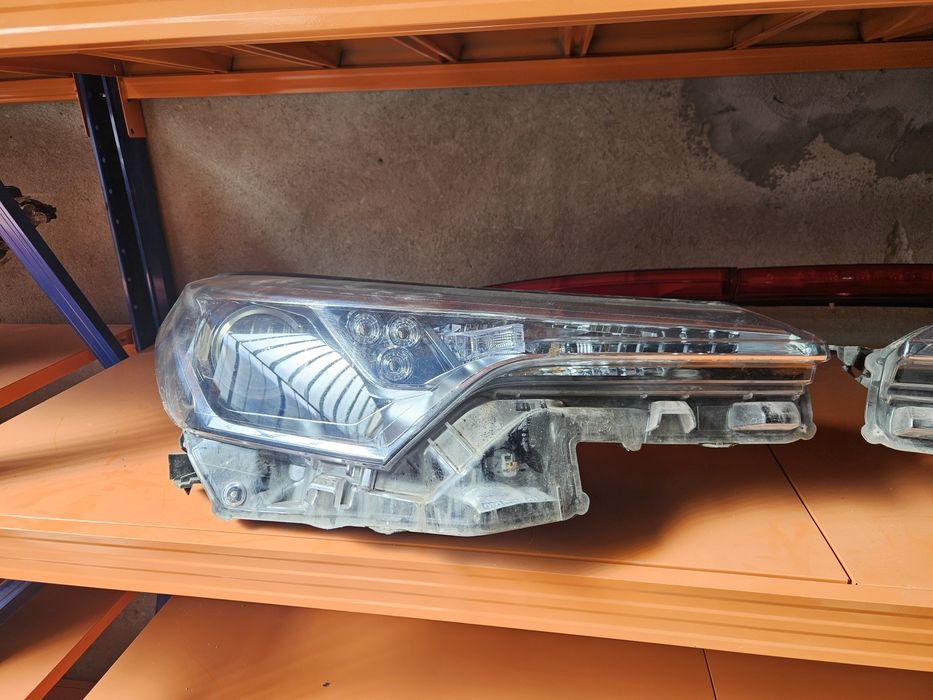 Десен фар за Toyota C-hr