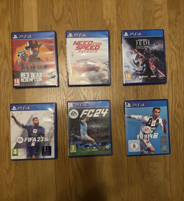 Vând Play Station 4 Pro