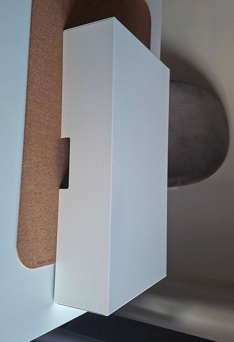 Поставка за монитор с чекмедже