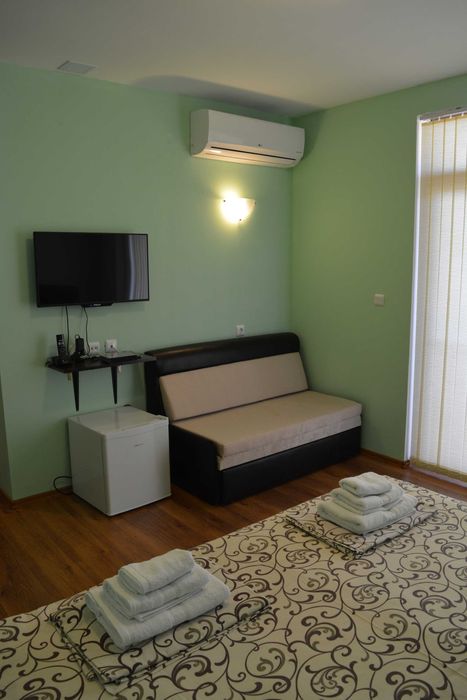 Дава се под наем Къща в с. Чупрене, Област Видин - 450 кв.м за 2397 € - Снимка #5