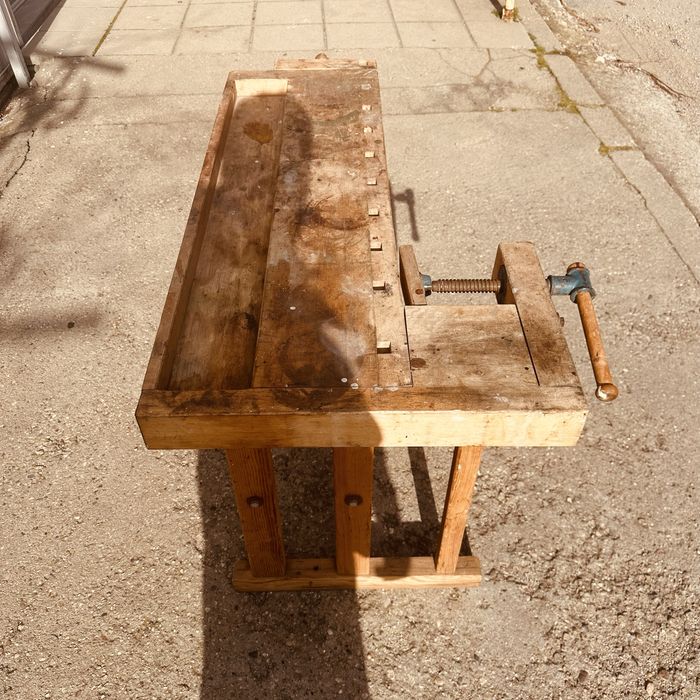 Дърводелски верстак 120 см с 2 менгемета (масив)
