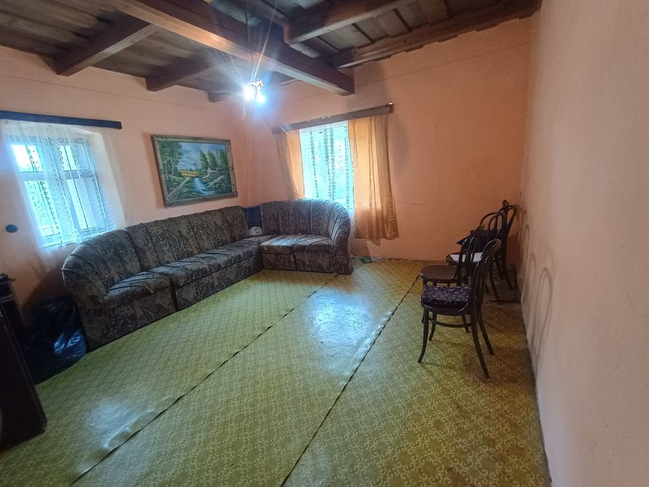 Vând casā in Crestur